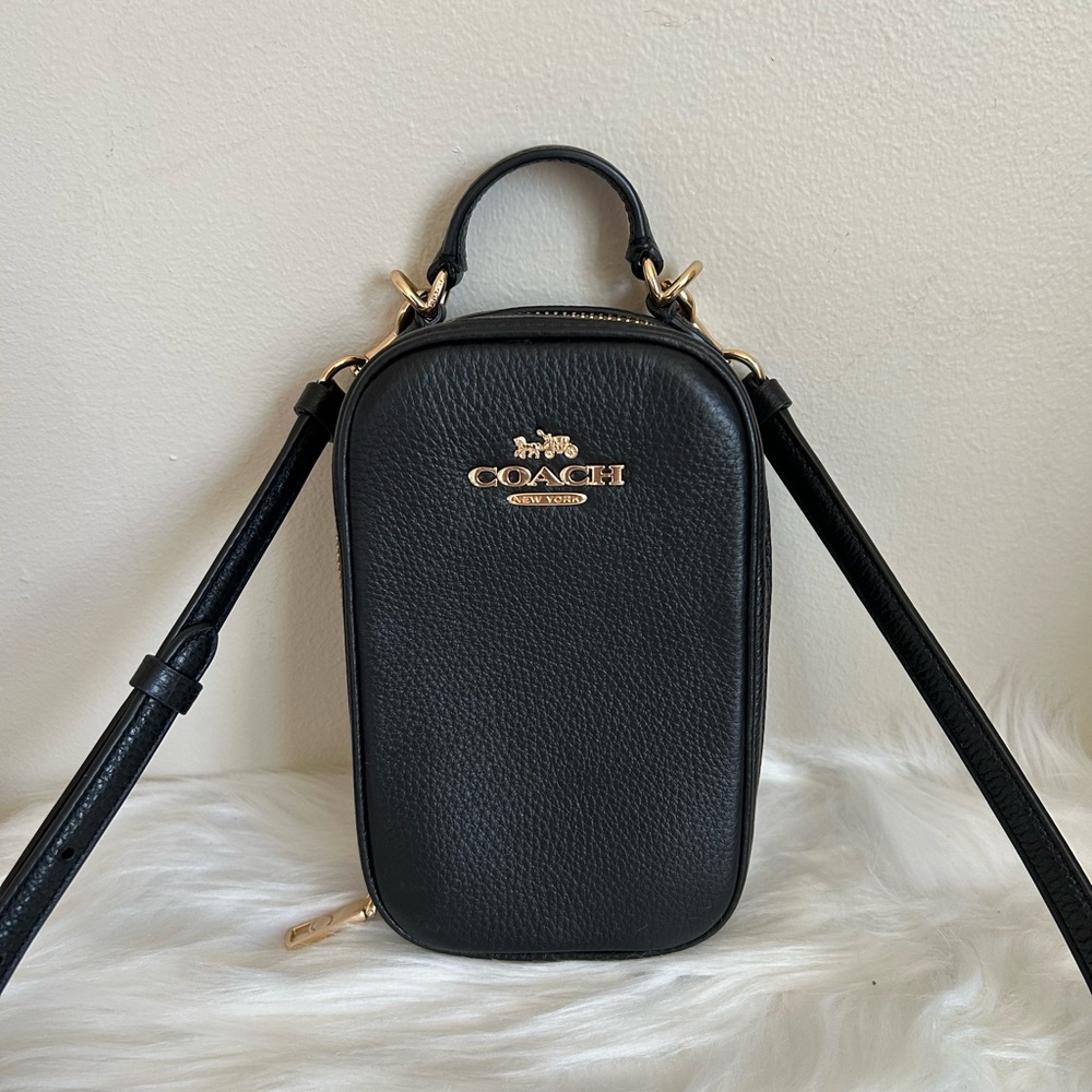 Coach Eva Phone Crossbody Black Pebbled Leather Bag Excellent